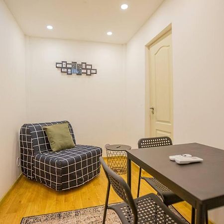 Cute Gallery Flat In Dob Str, Mars Budapeste Exterior foto